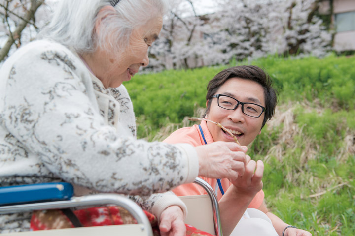 介護の仕事に就いたきっかけを教えて下さい。